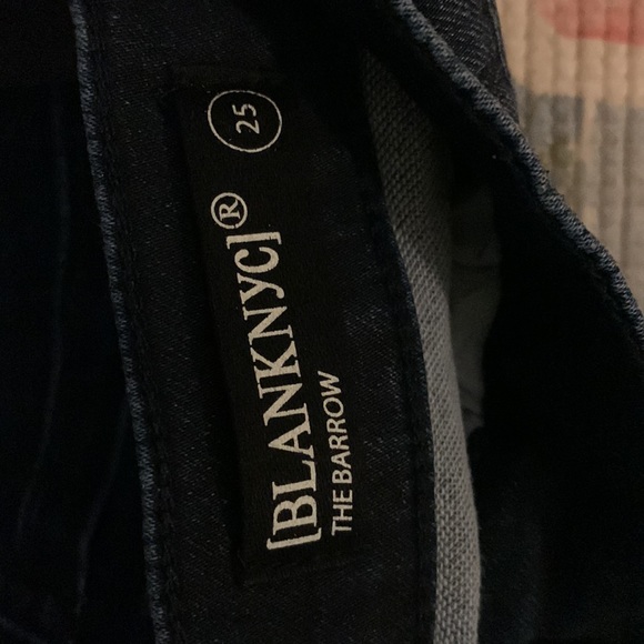 BNWT Blank NYC BNWT The Barrow Dark wash cuffed jean shorts with stretch - Picture 3 of 3